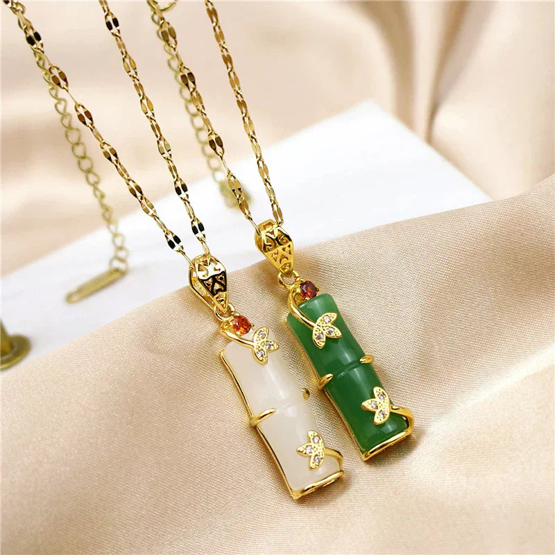 Collier amulette de jade